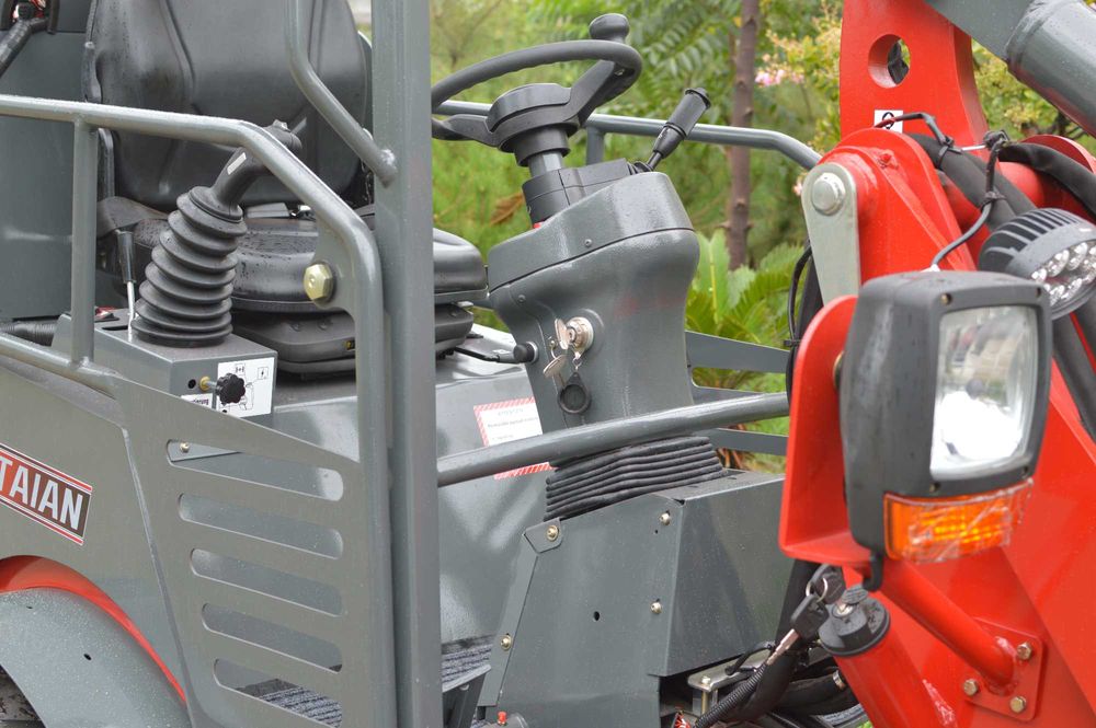 MIni Încărcător frontal articulat NOU DY35, motor Kubota