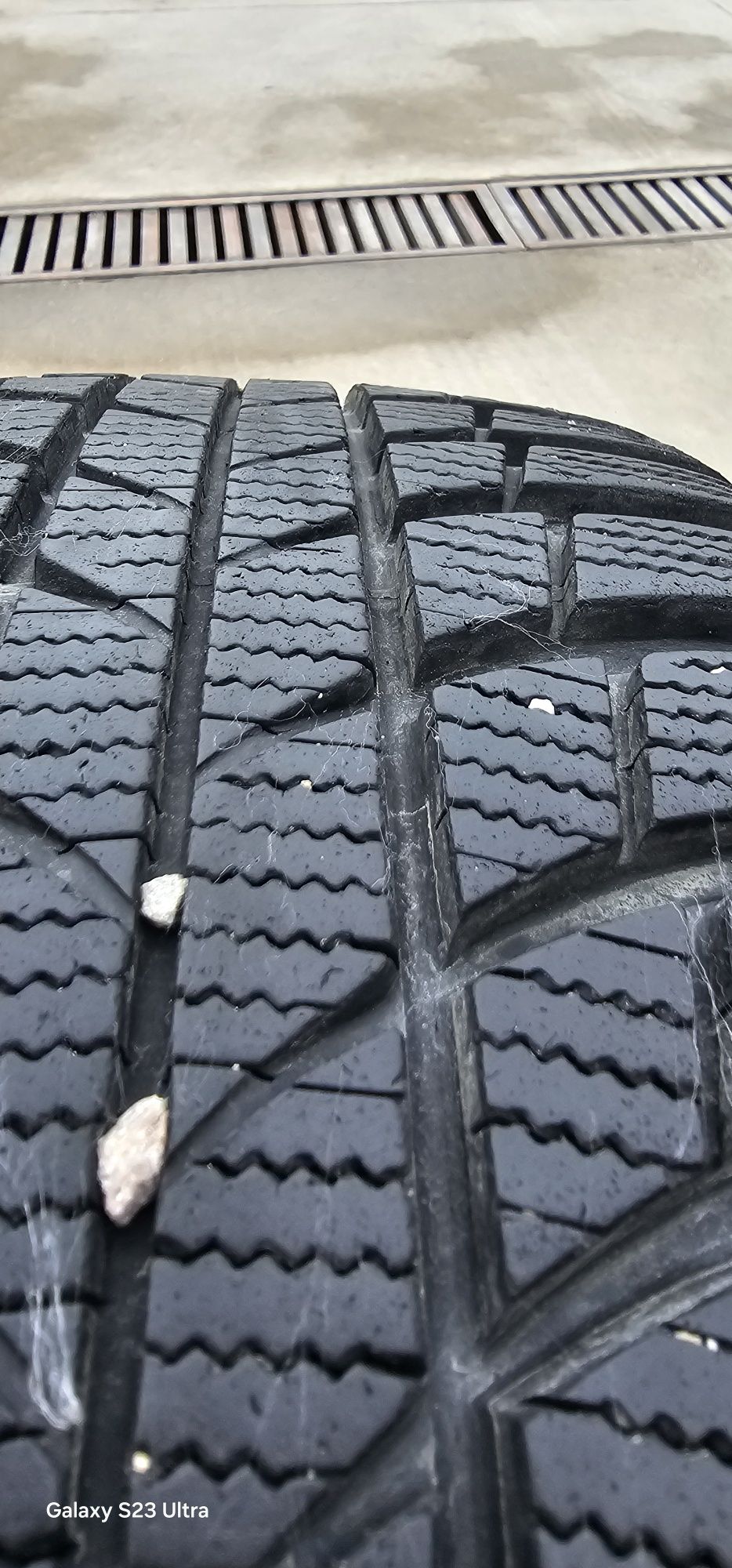 Bridgestone Blizzak 225/45R18