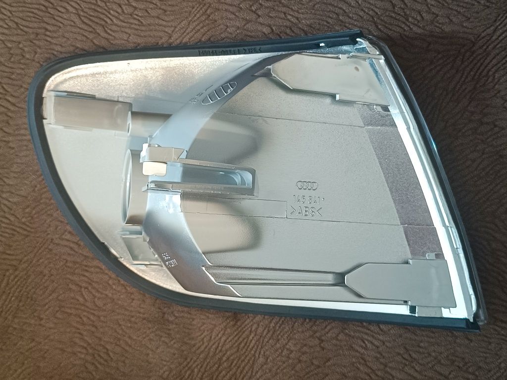 Мигач Audi A6 S6 C4 / Ауди А6 С6 Ц4