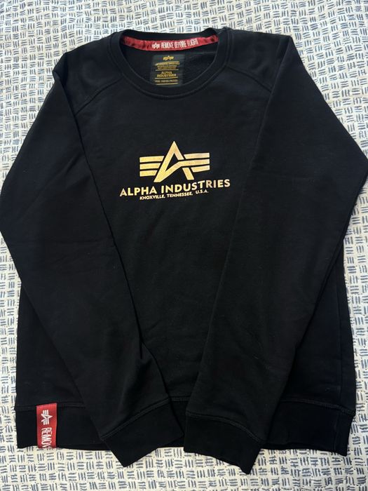 Маркови пуловери и блузони