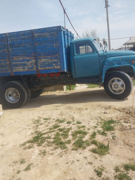 Срочна Зил 53 сотилади