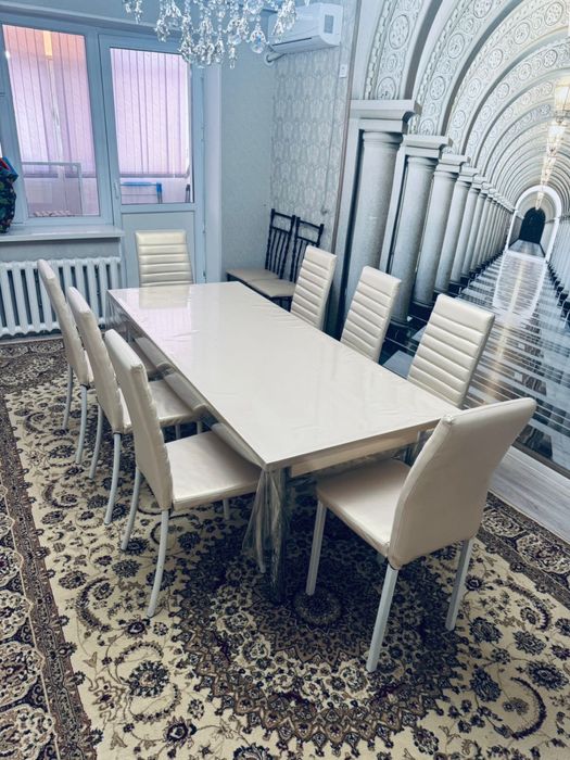 Продаётся большой стол для гостиной + 8 стульев