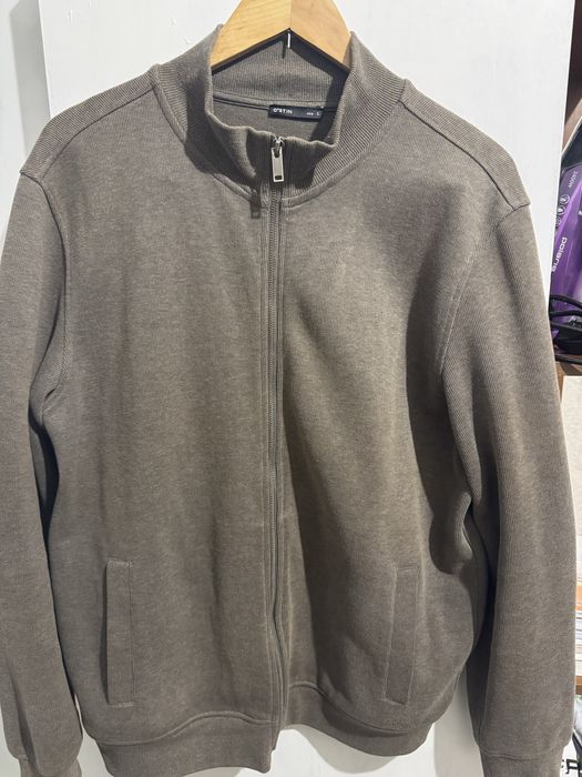 Кофта на замке