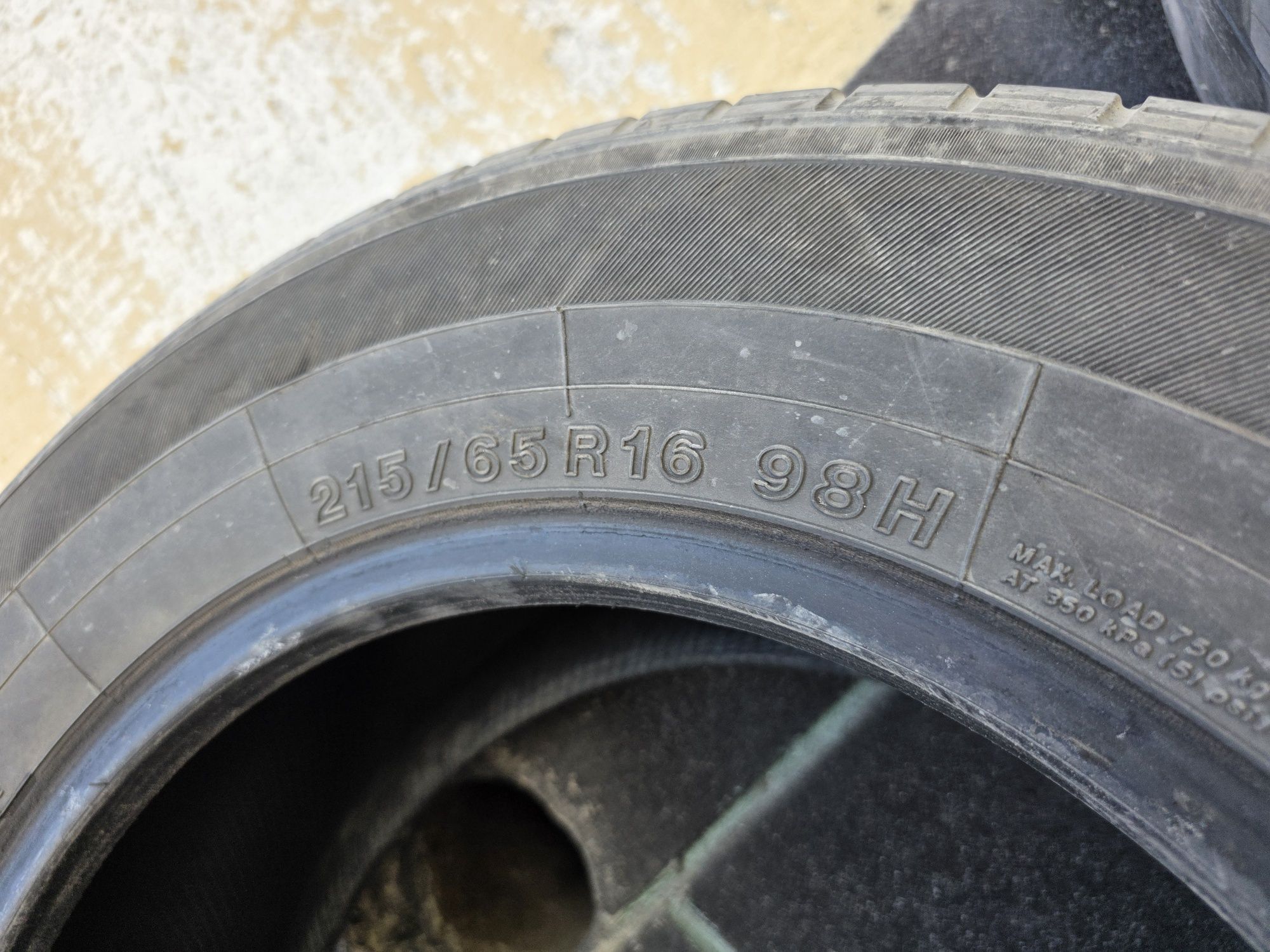 Шины 215/65/R16  .
