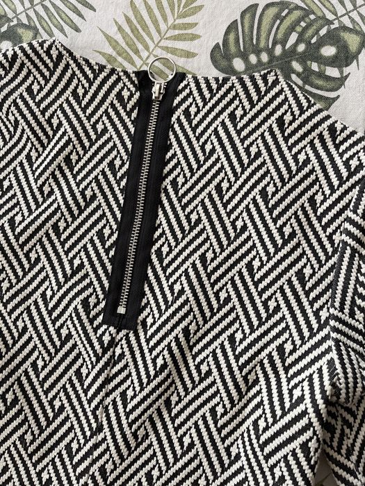 Плътна дамска рокля, с къс ръкав H&M