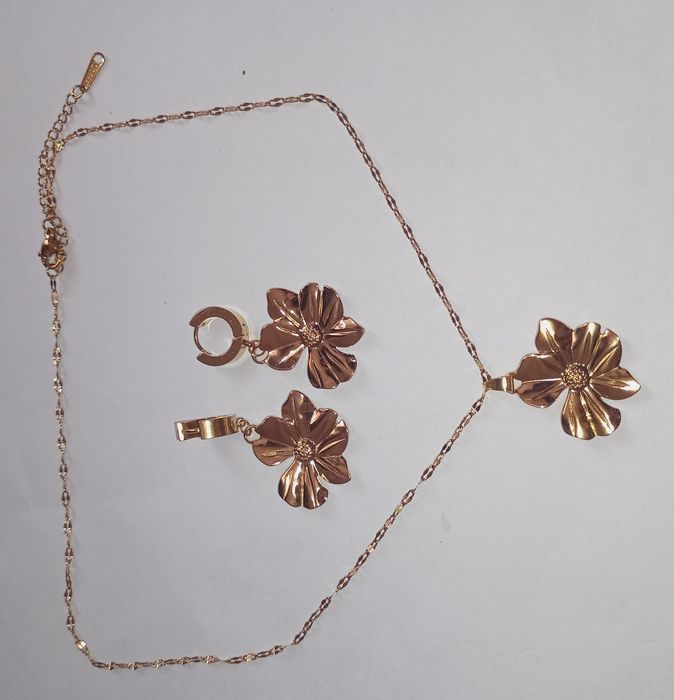 Set cercei și colier placate cu aur de 18k