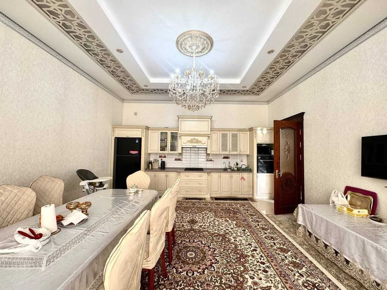 Уютный, большой  ДОМ 
для счастливой семьи!