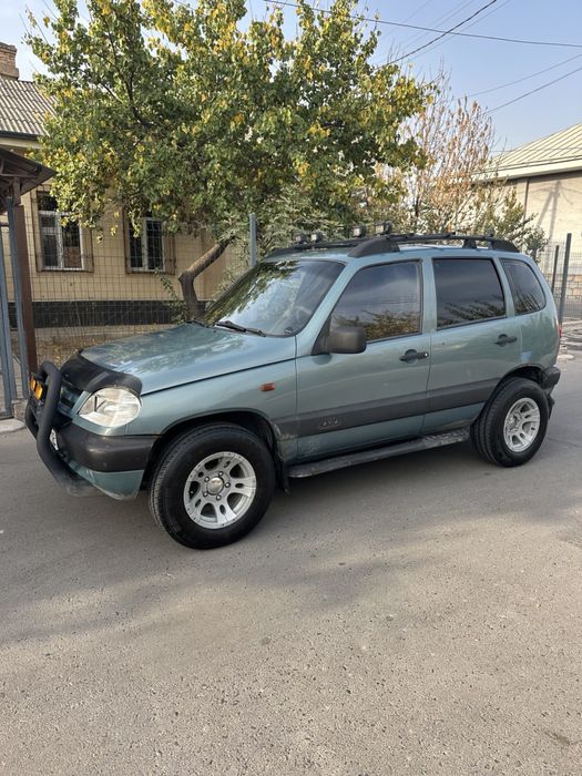 Продаеться нива шевролет