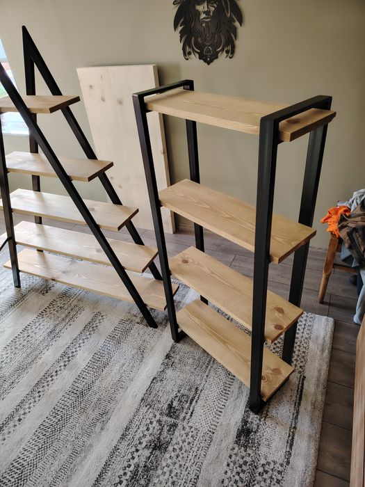 Етажерки в индустриален стил