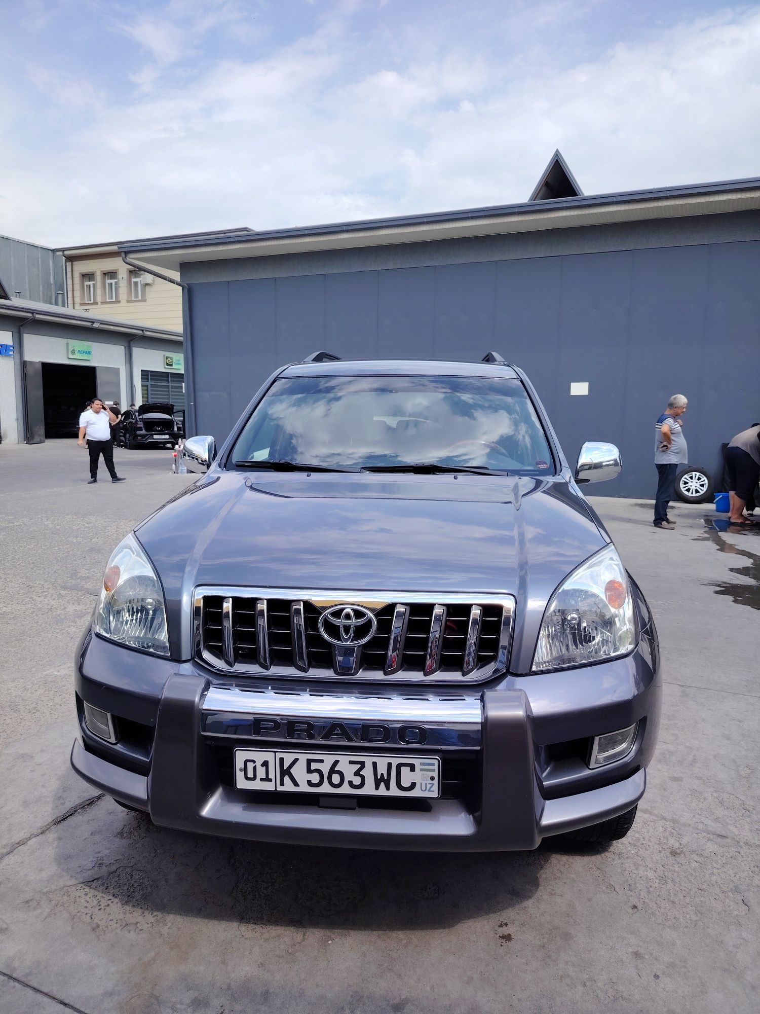 Toyota Prado 120 sotiladi