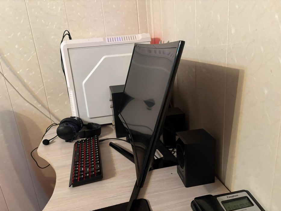 Игровой монитор Odyssey CRG5