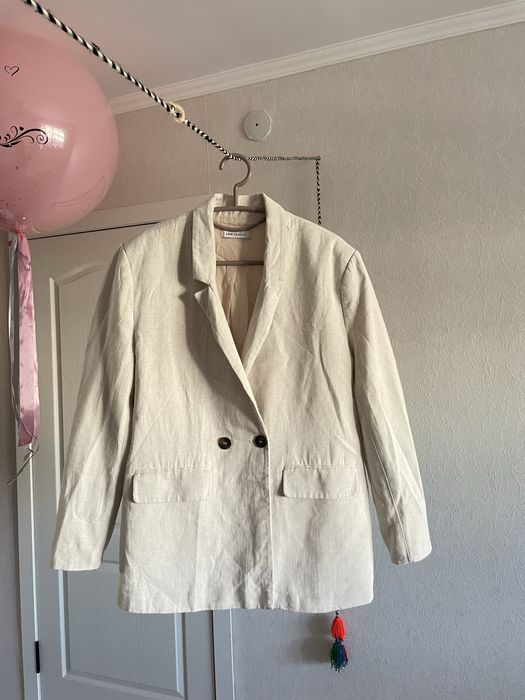 Состояниесi жақсы жағдайда киімдер сатылады