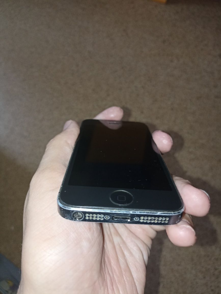 Продам iPhone 5 айфон