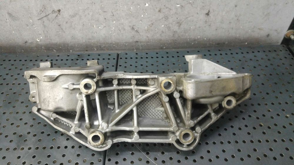 Suport alternator 2.0 dci renault laguna 3 8200527320c