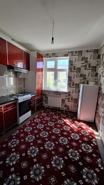 Тезда 6-Микраёнда2хона 2этаж кирпичный квартира сотилади