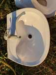 3 chiuvete ,3 suporți baie ,baterie de chiuveta , cada mica si oglinda