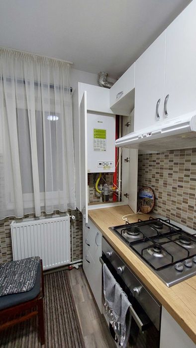 Inchiriez apartament 3 camere de Vlaicu-Lebăda
