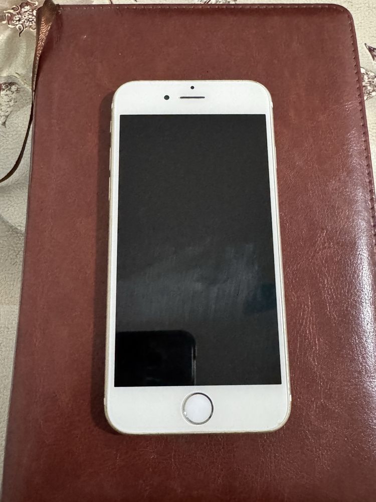 Apple 6  64 gb.