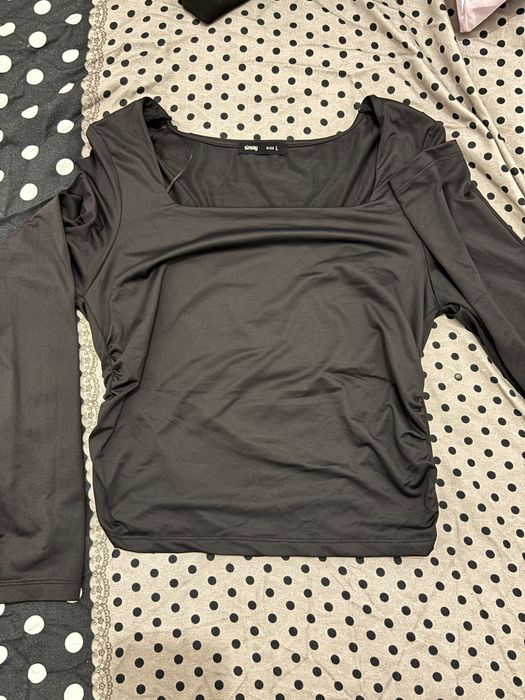 Чисто нови и малко носени дрехи, отлично състояние