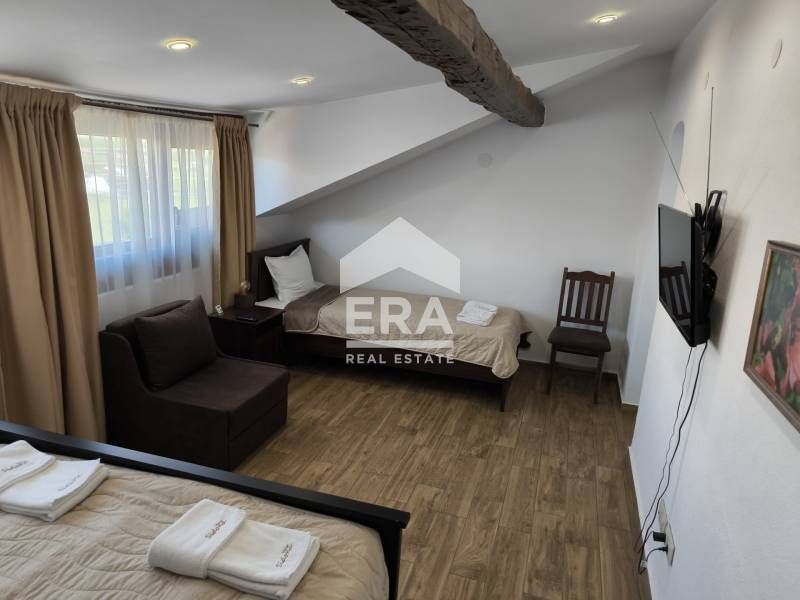 Къща за гости с басейн в с. Баня