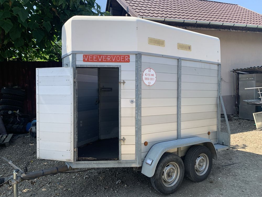 Remorcă transport cai