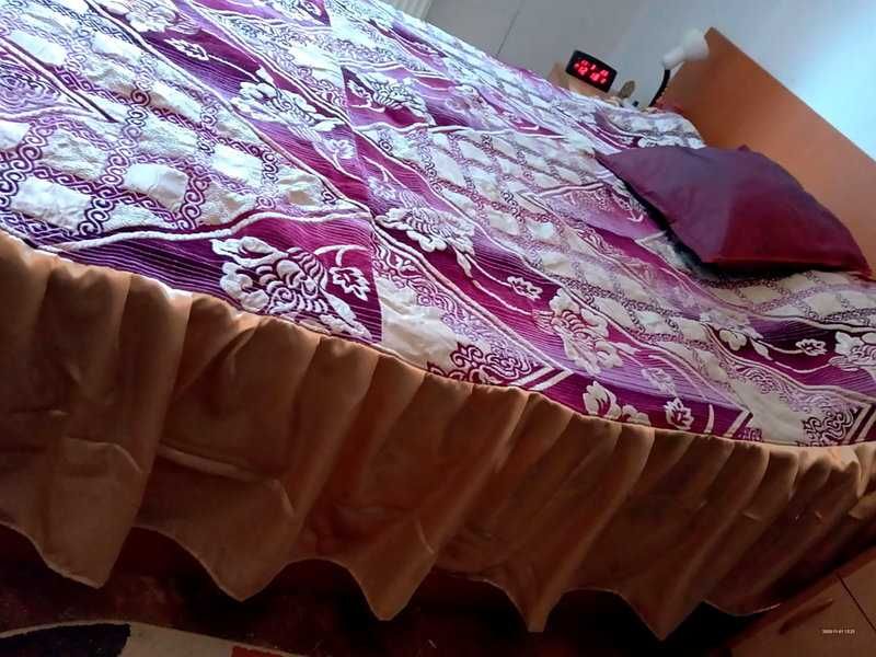 Cuvertura pat dublu cu volane matase