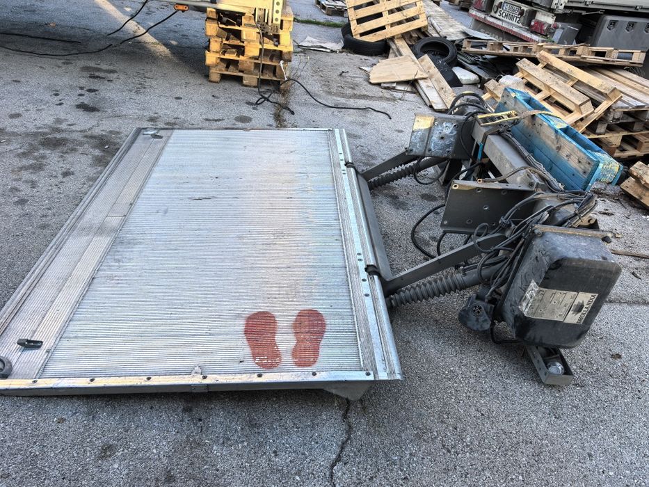 Падащ борд ивеко 2.50 1 тон