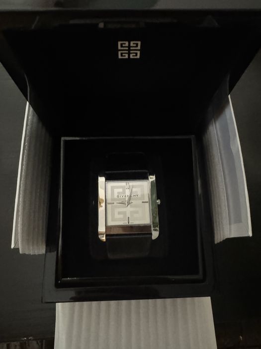 Ceas givenchy tank