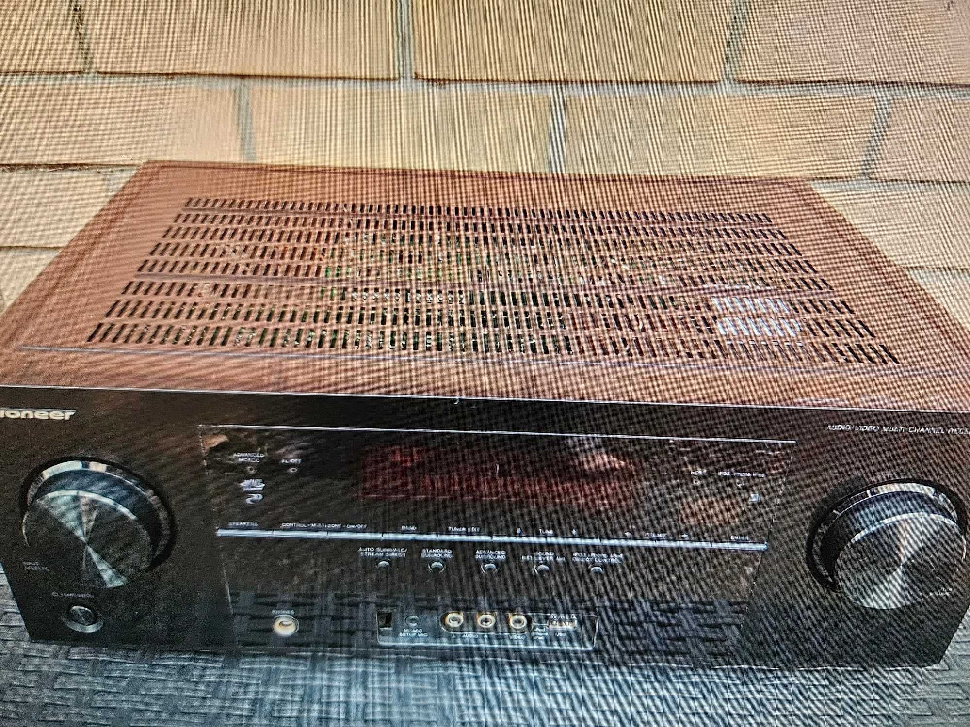 Продавам ресийвър/усилвател 7.1 канален Pioneer VSX-921