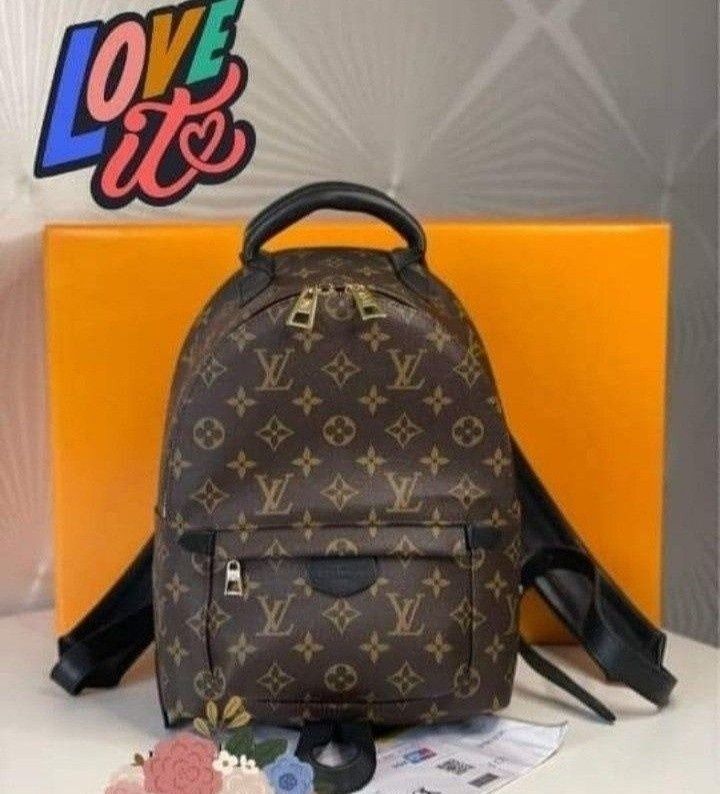 Set LV,rucsac +portofel,model unisex, saculet, etichetă incluse