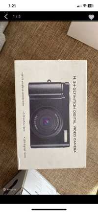 Продам фото/видео камеру с флешкой на 32 Гб и линзой