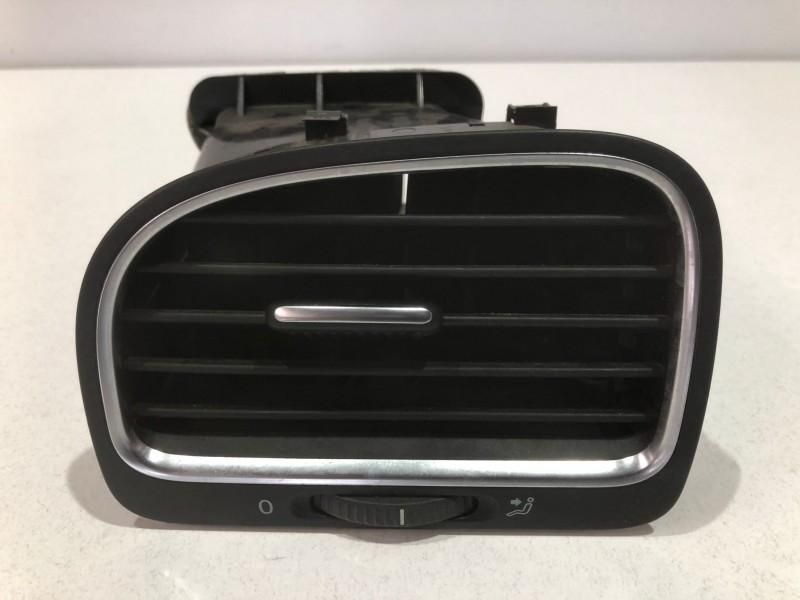 Set grile ventilatie stanga si dreapta fata 5k0819710c Volkswagen VW