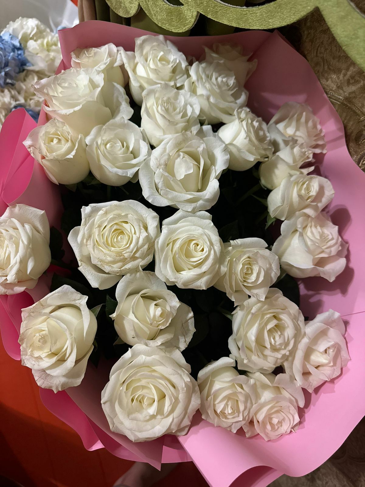 Белые розы 25шт, 15к