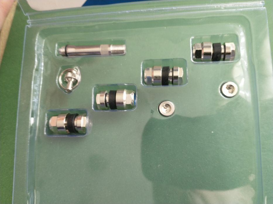 Valve ascunse Negre sau Inox pt jante Aliaj