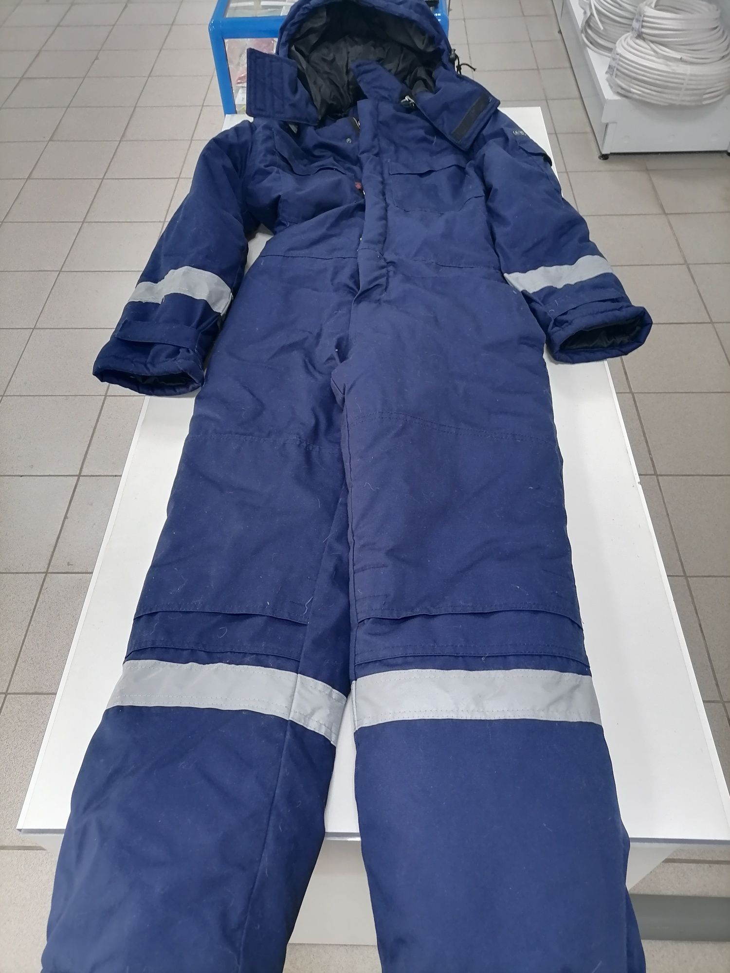 Продам спец одежду