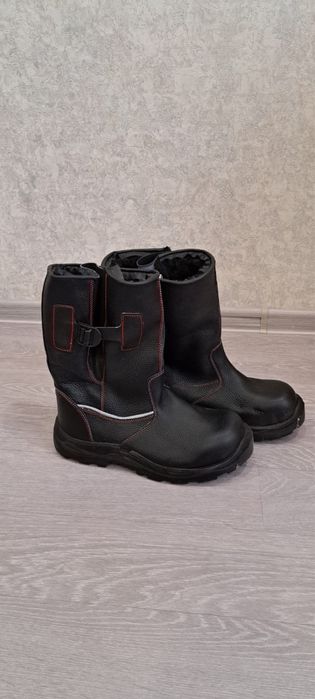 Рабочие зимние сапоги