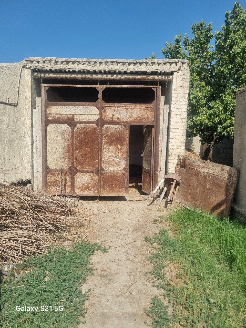 Buxoro viloyati g'ijduvonda joylashgan hovli tez va arzon sotiladi