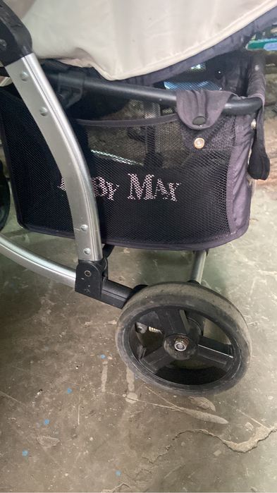 Vând cărucioare de copii