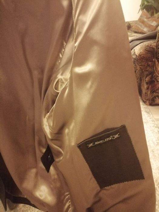 Set costum de piele NOU cu eticheta de calitate superioară /Spania