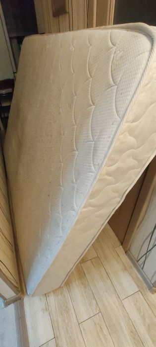 Отдам бесплатно матрас