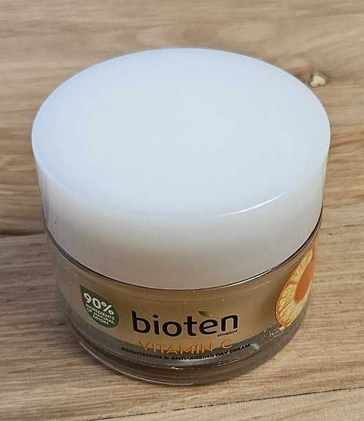 Дневен крем за лице против стареене Bioten vitamin C Биотен витамин Ц