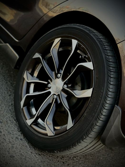 R16 Spark diska sotiladi yoki 14,15 laga obmenam bor