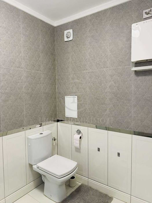 Продава се Тристаен апартамент в Пловдив, Кючук Париж - 130 кв.м за 1612 €/кв.м - Снимка #9