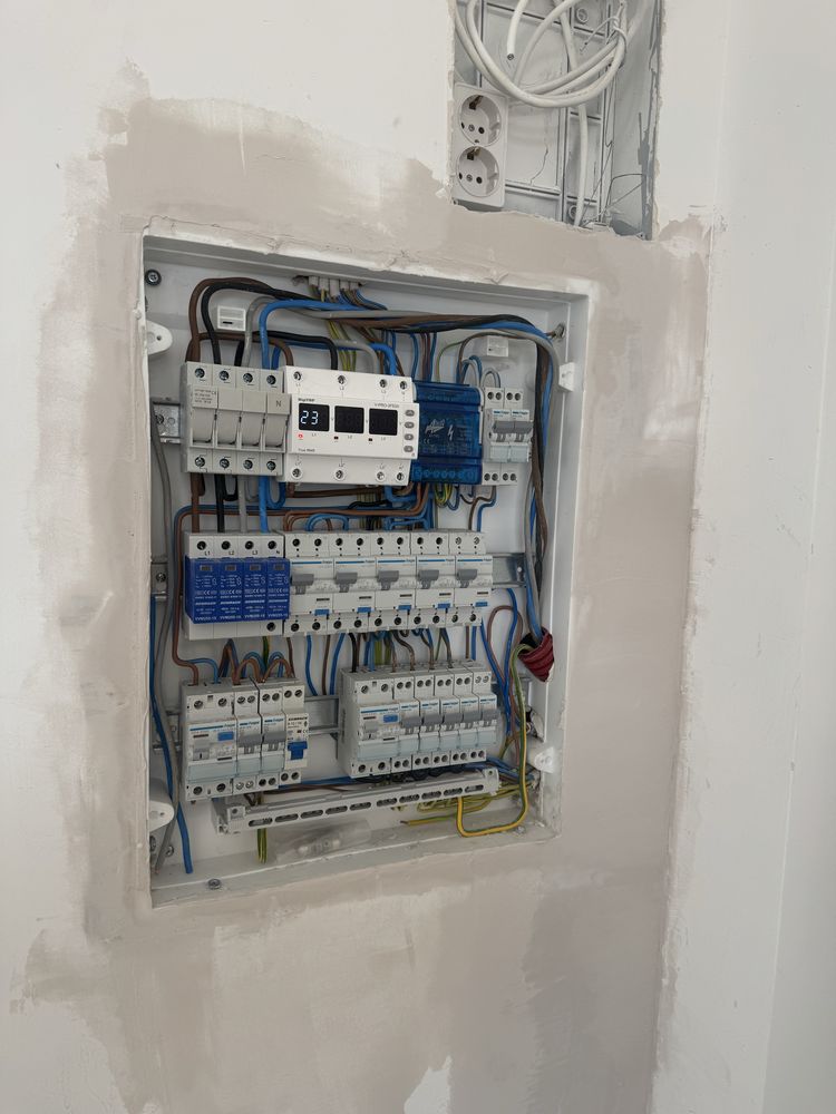 Instalatii Electrice Profesionale pentru Case / Apartamente-MB CONECT