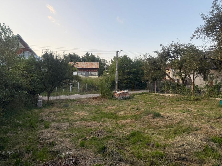 Teren intravilan Voinesti/Leresti 1700 mp