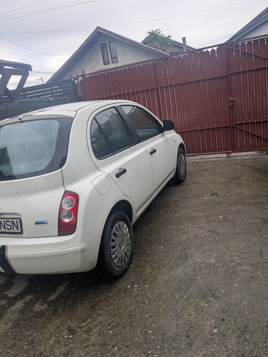 Vând nisan micra