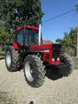 Vand sau schimb tractor Case International 1056 XL
