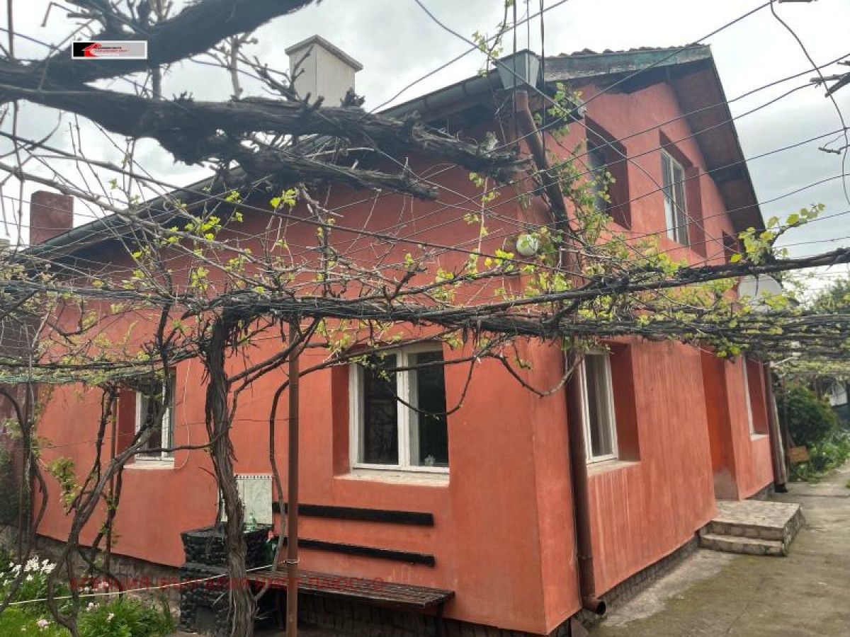 Продажба Къща гр. Перник - Църква m²