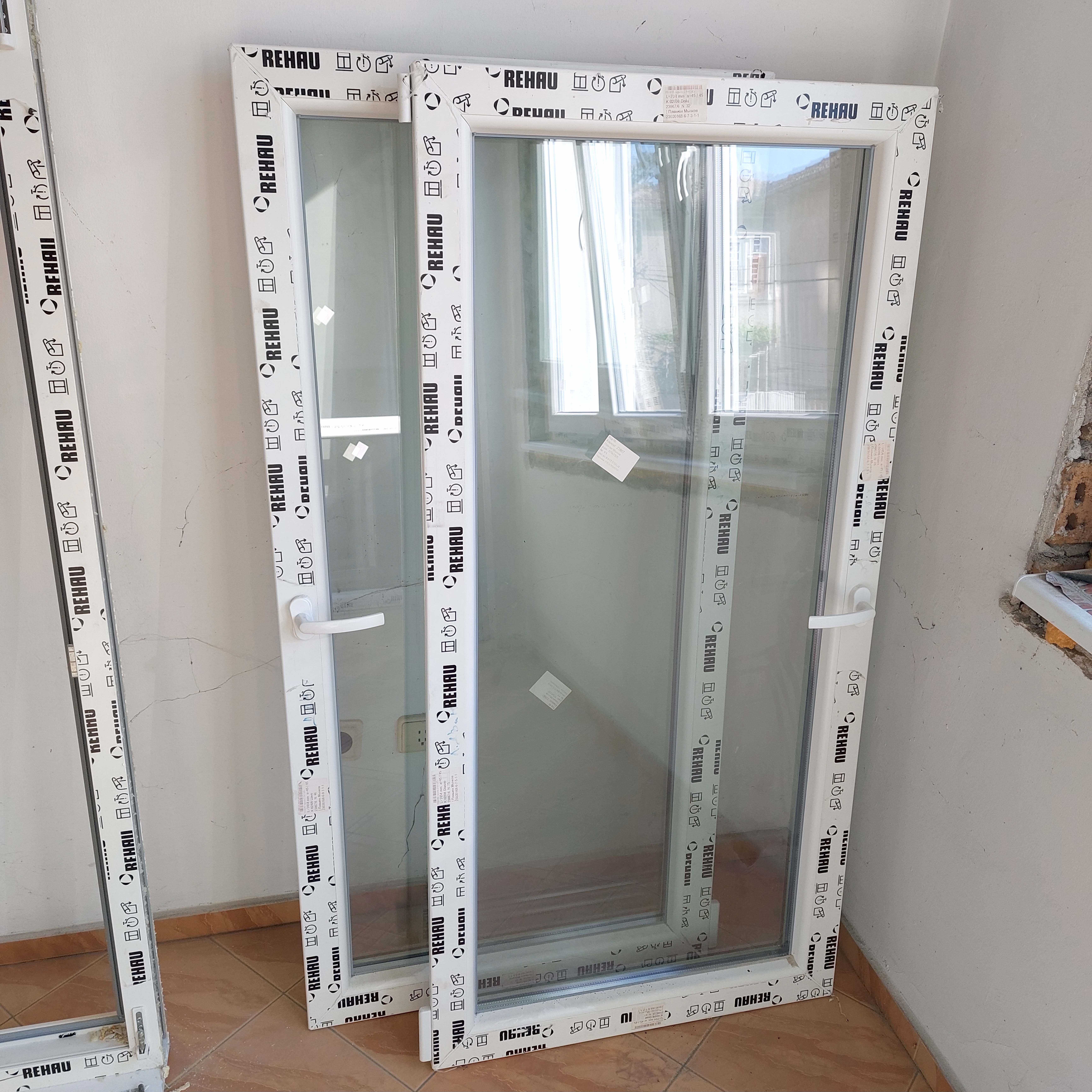 Нова PVC дограма Rehau, прозорци и врата, 3 броя (продажба и отделно)