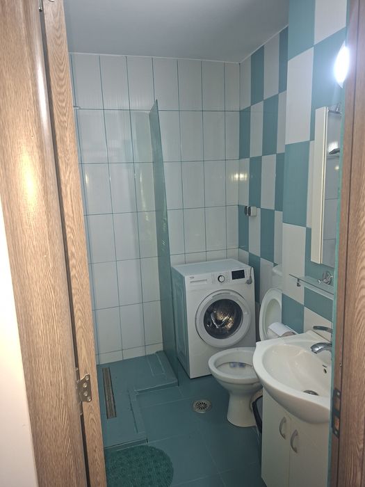 Proprietar: Garsonieră Renovată Modern (Craiovei), Boxă pe Etaj, Parc